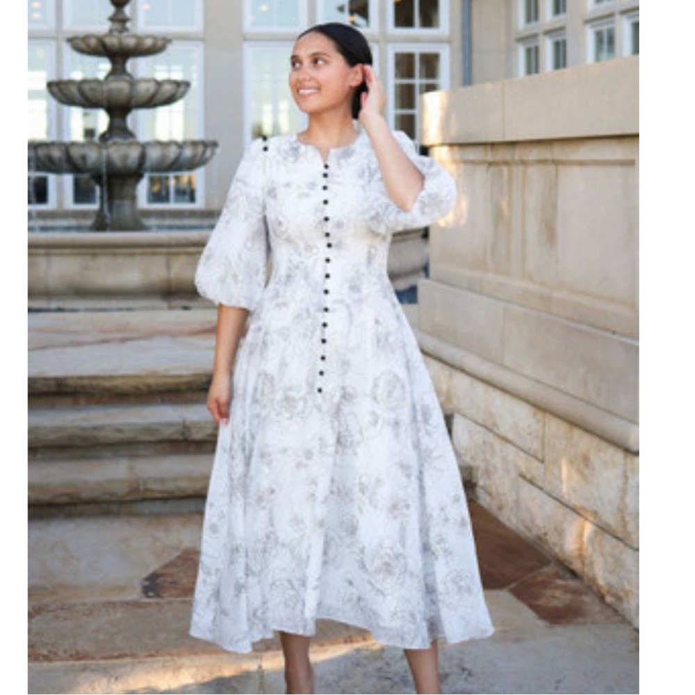 ISO these Dainty Jewells Dresses! Do not buy! - Picture 4 of 5